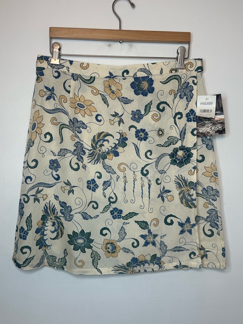 Woolrich Women’s Floral Wrap Skirt Beige Tan Blue Size L Large NWT